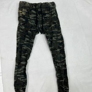 #1888 Sovereign State Green Camo Stretchy Men’s Pants | Size: S